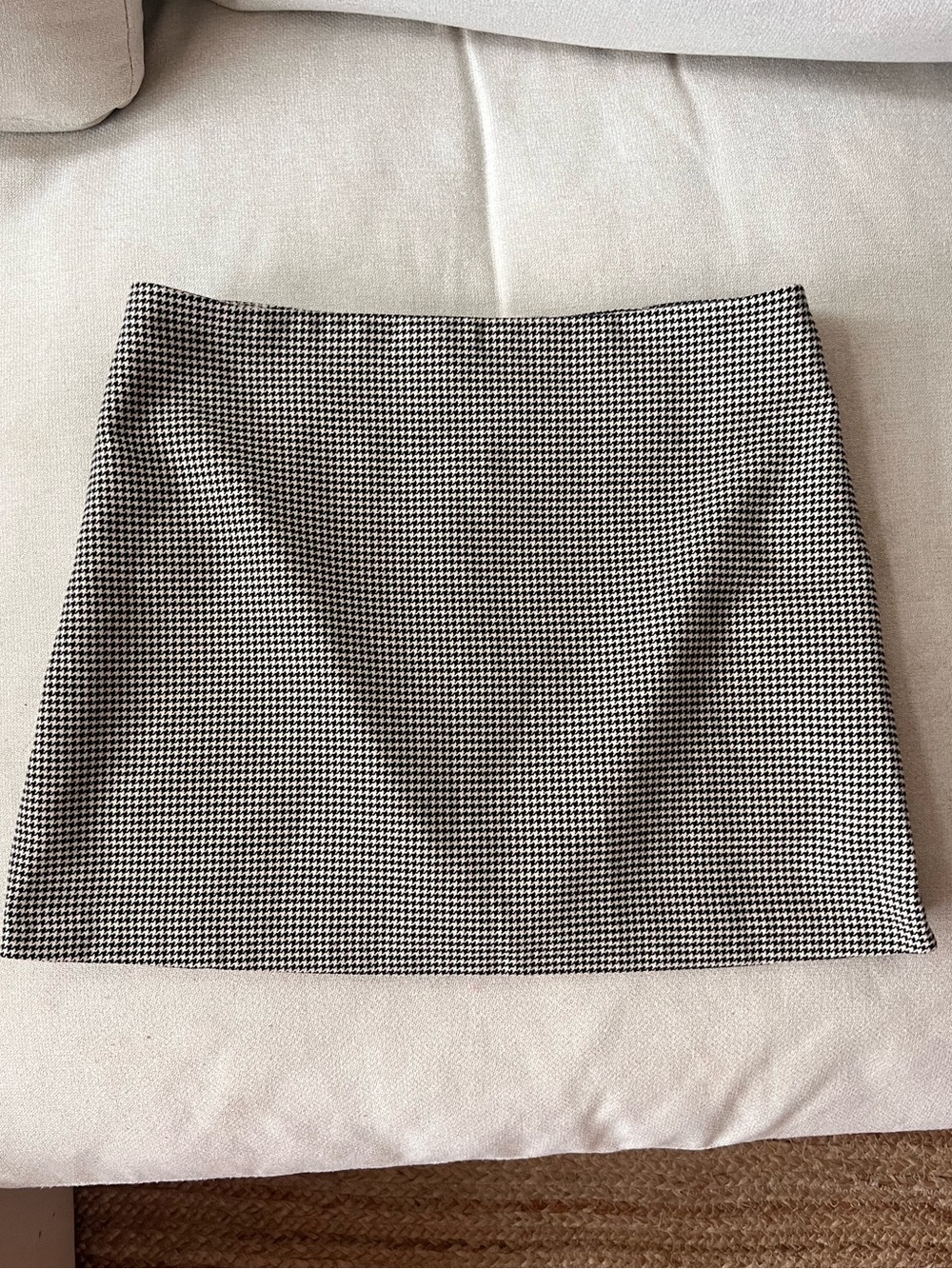 H&M Black and White Mini Skirt with Houndstooth Print